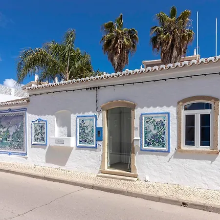 Oasis Hidden Gem Heart Of Village Pool Courtyard