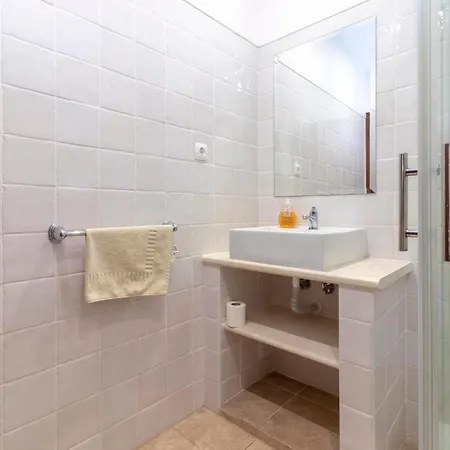 Villa Oasis Hidden Gem Heart Of Village Pool Courtyard Carvoeiro (Lagoa)