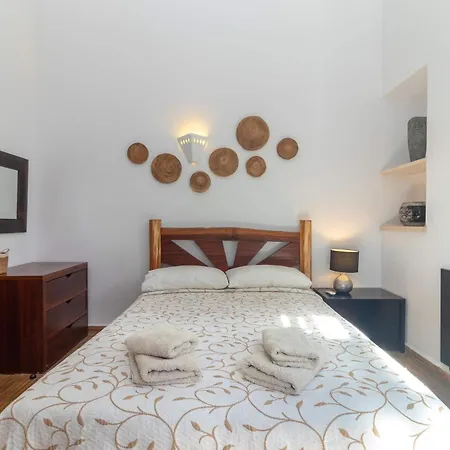 Oasis Hidden Gem Heart Of Village Pool Courtyard