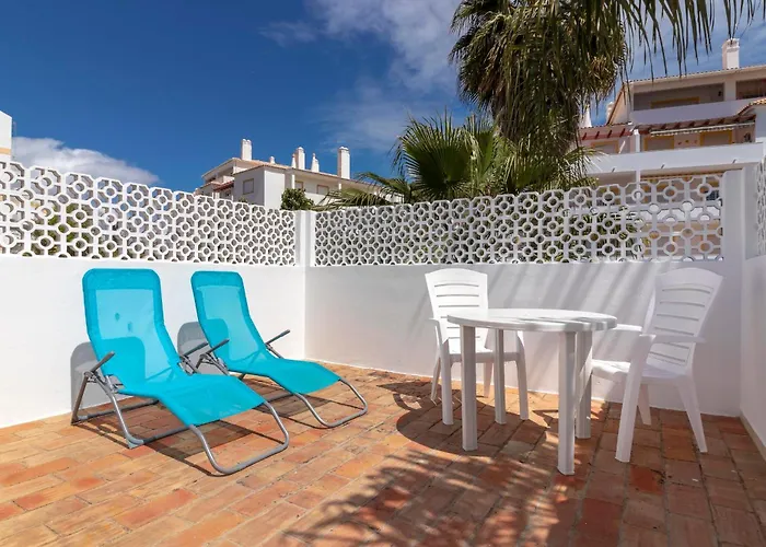 Oasis Hidden Gem Heart Of Village Pool Courtyard